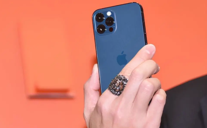 磐安苹果手机维修分享iPhone12系列重启方法教程 